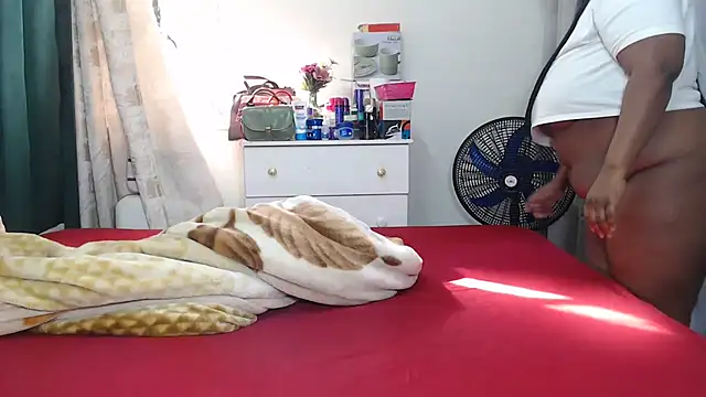 GaggingQueenxx online show from 06/24/26, 08:02