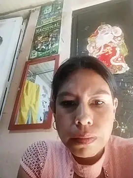 Snapshot of Alanagracia chatting on 12/17/25, 01:06 Alanagracia online show from 12/17/25, 01:06