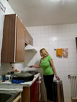 Snapshot of lamorbosa37 chatting on 01/08/25, 07:24 lamorbosa37 online show from 01/08/25, 07:24