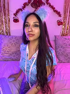 Snapshot of ThaliaRivera_ chatting on 12/17/24, 07:29 ThaliaRivera online show from 12/17/24, 07:29