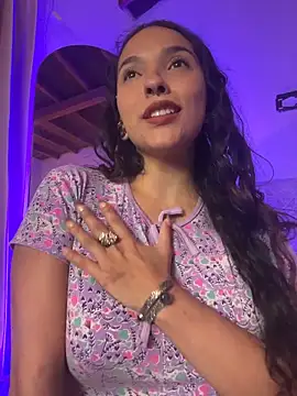 Snapshot of ThaliaRivera_ chatting on 02/21/26, 04:35 ThaliaRivera online show from 02/21/26, 04:35