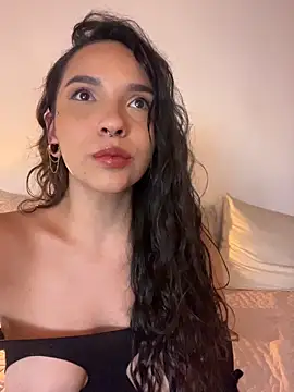 Snapshot of ThaliaRivera_ chatting on 03/24/26, 07:24 ThaliaRivera online show from 03/24/26, 07:24