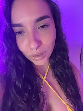 ThaliaRivera  online show from 05/06/26, 03:13