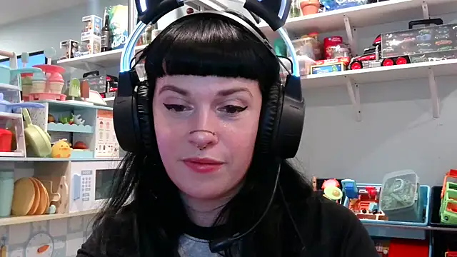 Snapshot of Marcelinegoddess chatting on 02/19/25, 02:44 Marcelinegoddess online show from 02/19/25, 02:44