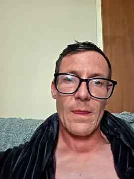 Snapshot of TheSouthernKing chatting on 12/18/25, 10:54 TheSouthernKing online show from 12/18/25, 10:54