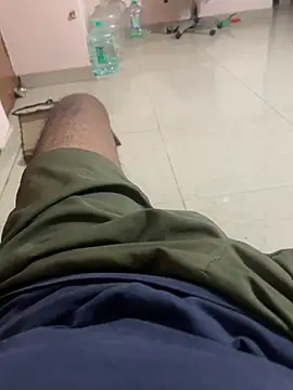 Snapshot of shreess2323 chatting on 02/22/26, 04:05 shreess2323 online show from 02/22/26, 04:05