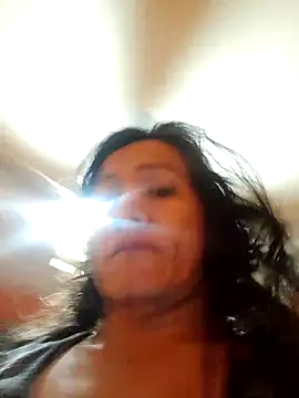 Snapshot of miicheele32 chatting on 01/04/25, 04:22 miicheele32 online show from 01/04/25, 04:22