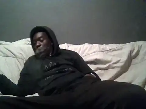 Snapshot of SmallGoodNutts chatting on 02/06/25, 12:11 SmallGoodNutts online show from 02/06/25, 12:11