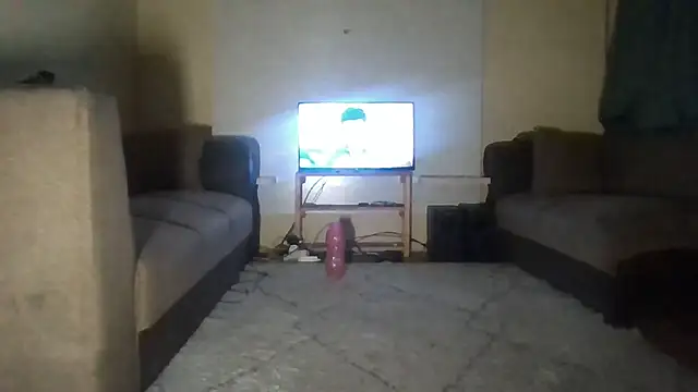 Snapshot of SmallGoodNutts chatting on 09/11/25, 04:23 SmallGoodNutts online show from 09/11/25, 04:23