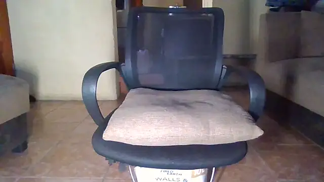 Snapshot of SmallGoodNutts chatting on 09/25/25, 06:28 SmallGoodNutts online show from 09/25/25, 06:28