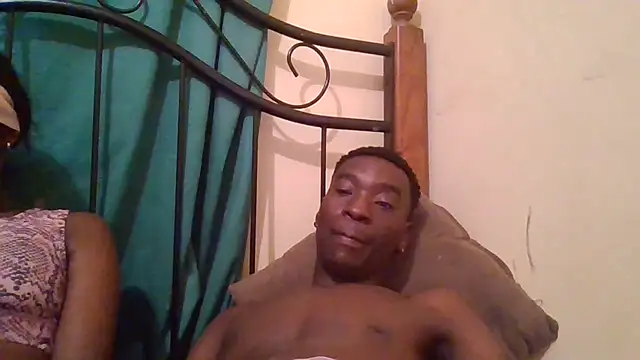 Snapshot of SmallGoodNutts chatting on 11/06/25, 05:30 SmallGoodNutts online show from 11/06/25, 05:30