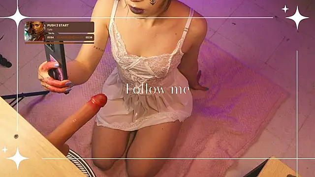 Snapshot of sammy__8 chatting on 10/27/25, 01:53 sammy 8 online show from 10/27/25, 01:53