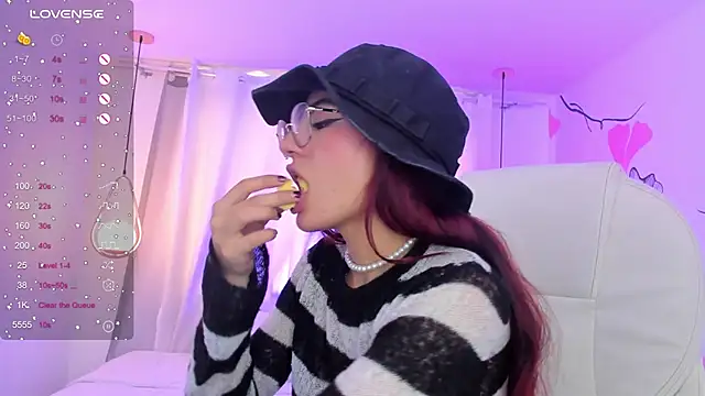 sophiecherry  online show from 12/07/24, 07:32