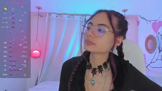 sophiecherry  online show from 12/23/24, 10:33