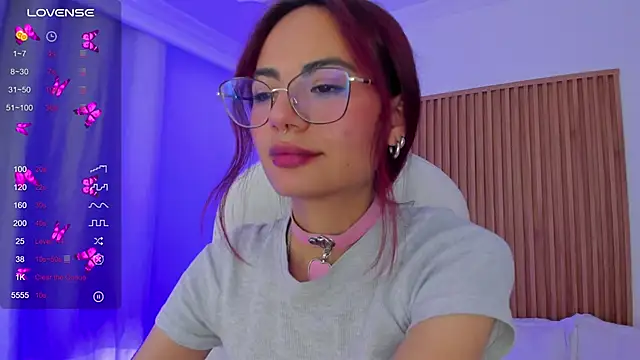 sophiecherry  online show from 02/03/25, 07:40