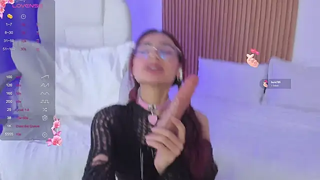 sophiecherry  online show from 02/05/25, 09:04