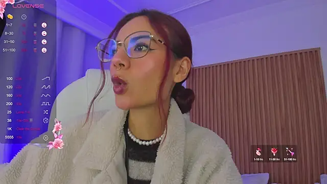 sophiecherry  online show from 02/12/25, 07:13