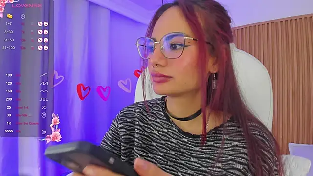 sophiecherry  online show from 02/17/25, 07:37