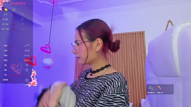 sophiecherry  online show from 03/01/25, 04:58