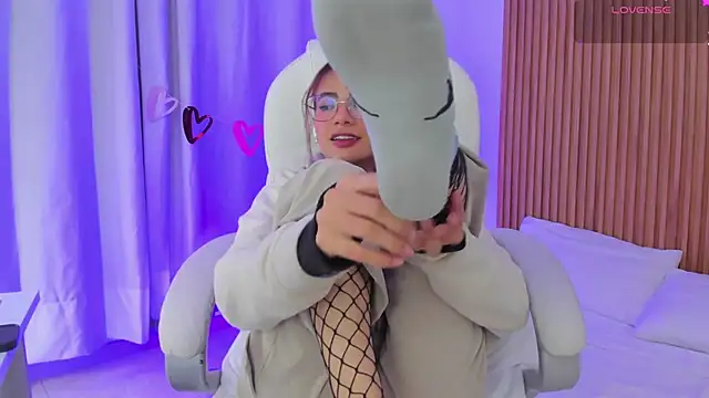 sophiecherry  online show from 03/07/25, 05:51