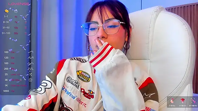 sophiecherry  online show from 09/29/25, 05:23