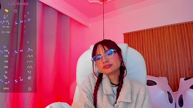 sophiecherry  online show from 10/03/25, 01:46