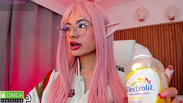 sophiecherry  online show from 10/19/25, 05:41