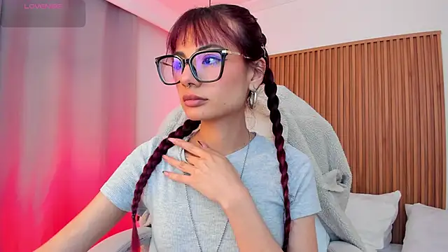 sophiecherry  online show from 11/20/25, 09:36