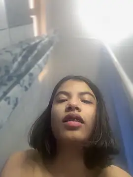 Snapshot of LiaOrtiz69 chatting on 03/11/25, 03:02 LiaOrtiz69 online show from 03/11/25, 03:02