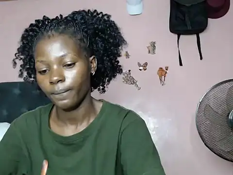 TrishaKalid online show from 02/02/25, 08:57