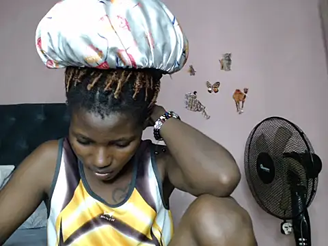 TrishaKalid online show from 03/11/25, 06:52