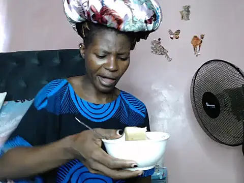 TrishaKalid online show from 03/22/25, 09:24