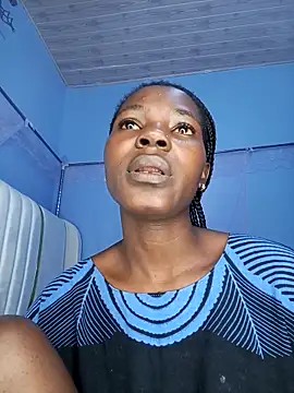 TrishaKalid online show from 09/29/25, 09:36