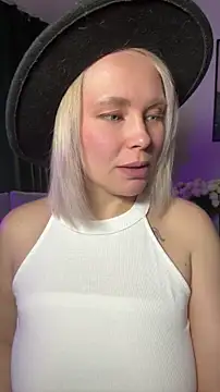 Charming Daphny online show from 04/29/26, 07:01