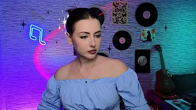 Snapshot of GloriaElmer chatting on 12/05/24, 04:23 GloriaElmer online show from 12/05/24, 04:23