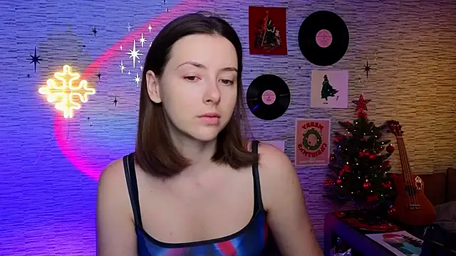 Snapshot of GloriaElmer chatting on 12/24/24, 06:11 GloriaElmer online show from 12/24/24, 06:11