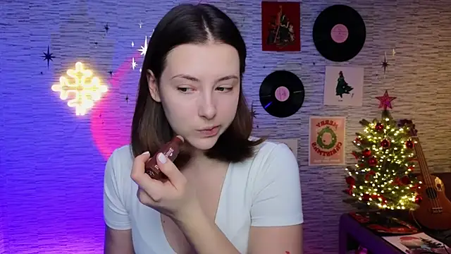 Snapshot of GloriaElmer chatting on 01/13/25, 08:26 GloriaElmer online show from 01/13/25, 08:26