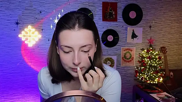 Snapshot of GloriaElmer chatting on 01/15/25, 07:15 GloriaElmer online show from 01/15/25, 07:15