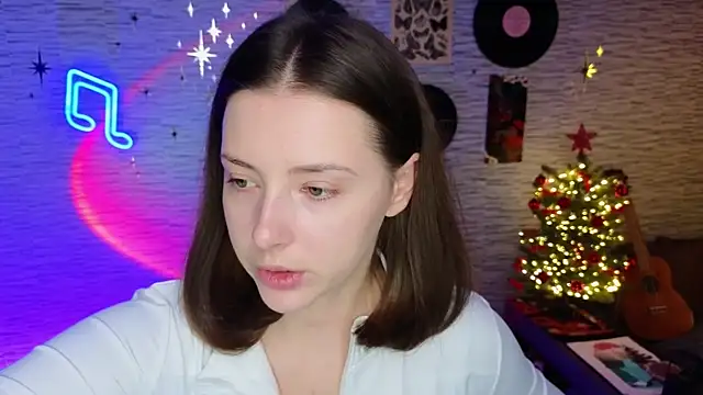 Snapshot of GloriaElmer chatting on 01/28/25, 08:36 GloriaElmer online show from 01/28/25, 08:36