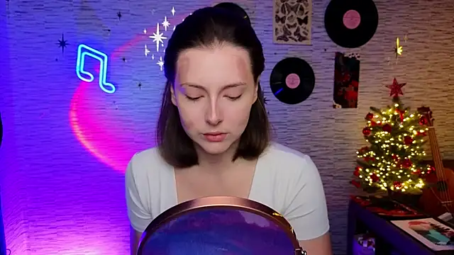 Snapshot of GloriaElmer chatting on 01/30/25, 08:32 GloriaElmer online show from 01/30/25, 08:32