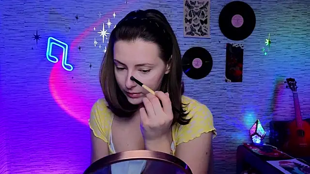 Snapshot of GloriaElmer chatting on 02/07/25, 06:03 GloriaElmer online show from 02/07/25, 06:03