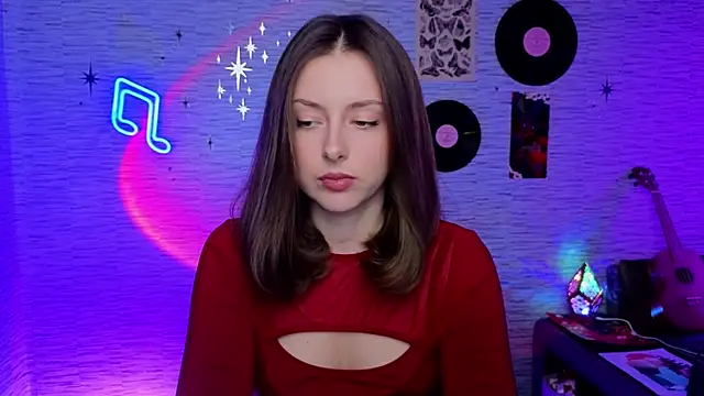 Snapshot of GloriaElmer chatting on 02/11/25, 10:26 GloriaElmer online show from 02/11/25, 10:26