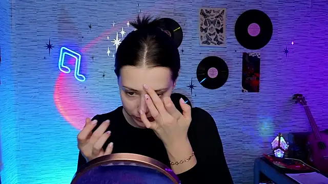 Snapshot of GloriaElmer chatting on 02/20/25, 07:45 GloriaElmer online show from 02/20/25, 07:45