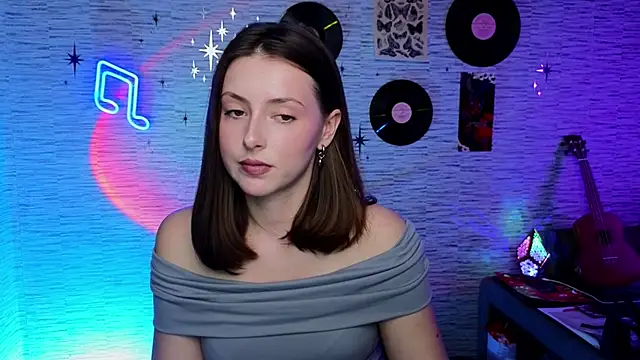 Snapshot of GloriaElmer chatting on 03/03/25, 09:33 GloriaElmer online show from 03/03/25, 09:33