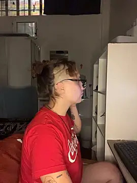 Snapshot of Hawitxui chatting on 11/08/25, 06:51 Hawitxui online show from 11/08/25, 06:51