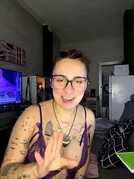 Snapshot of Hawitxui chatting on 01/18/26, 09:13 Hawitxui online show from 01/18/26, 09:13