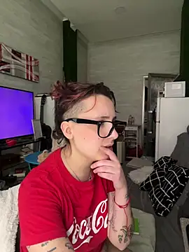 Snapshot of Hawitxui chatting on 02/09/26, 12:09 Hawitxui online show from 02/09/26, 12:09