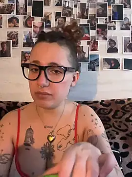 Snapshot of Hawitxui chatting on 03/18/26, 07:33 Hawitxui online show from 03/18/26, 07:33