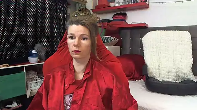 Snapshot of kellyterapy chatting on 02/12/25, 10:37 kellyterapy online show from 02/12/25, 10:37