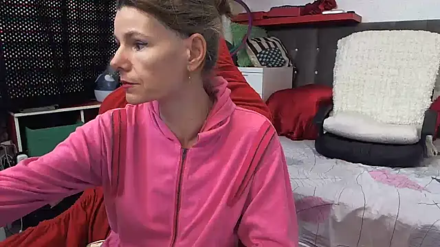 Snapshot of kellyterapy chatting on 02/18/25, 11:30 kellyterapy online show from 02/18/25, 11:30
